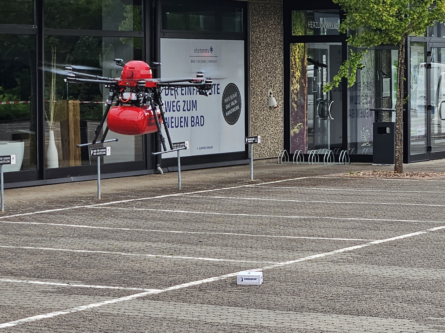 Der Flug der Lieferdrohne wurde vor Ort demonstriert
