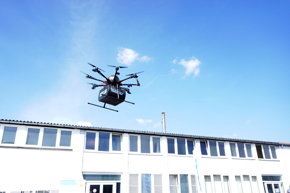 Das Thema Lieferdrohne fand auf dem IHK Cluster Treff am 17.04.18 bei JOPP Automotive in Bad Neustadt reges Interesse unter den Besuchern.