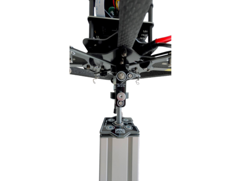 Locking plates allow the new ball-bearing joint to be fixed in various degrees of freedom on the three axes