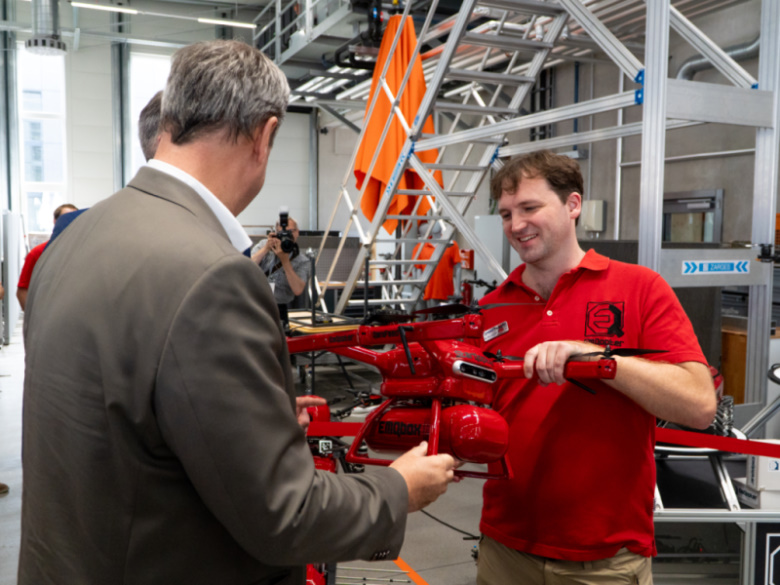 Close-up drone technology - Dr. Markus Söder got a close-up look at the OmniQopter from Emqopter