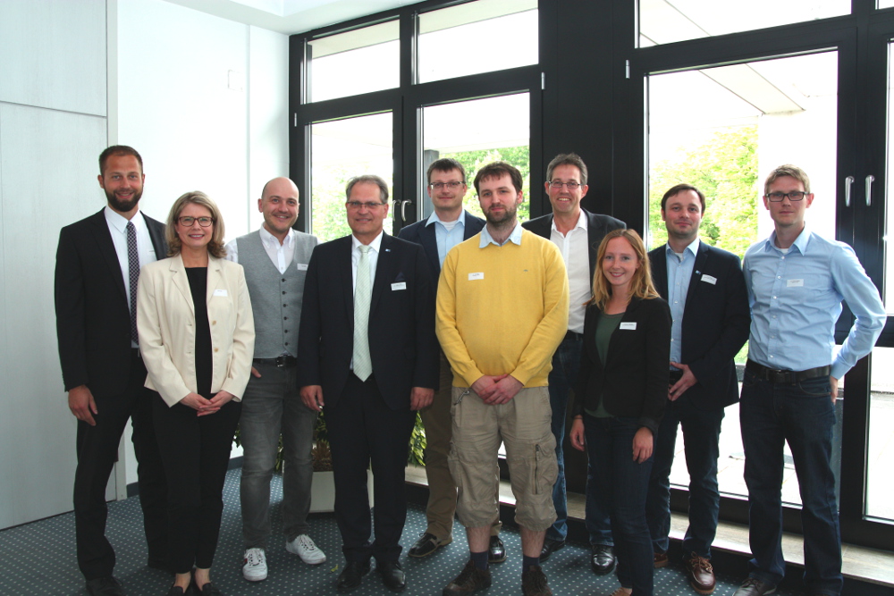In the discussion round (from left): Dr. Sascha Genders (IHK), Anke Faust (moderator), Simon Mohr (E2N GmbH), Oliver Freitag (IHK), Prof. Dr. Andreas Nüchter (University of Würzburg), Nils Gageik (Emqopter GmbH), Dr. Christian Andersen (ZDI), Vanessa Truskolaski (IHK), Frank Albert (IHK), Dr. Thomas Lübbeke (Casaio GmbH). Picture: Marcel Gränz (IHK).