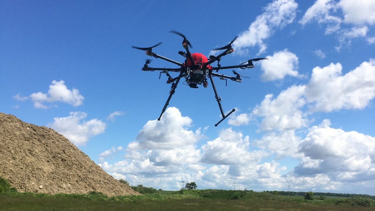 Q8000